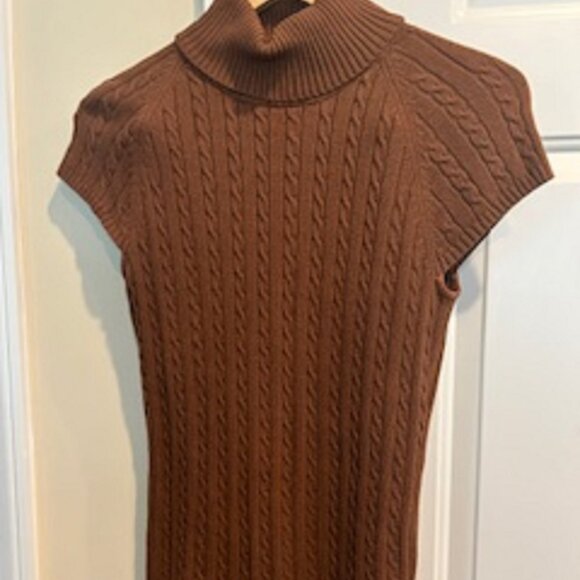 Women's Turtleneck Kasper Size Medium Short Sleeve Brown Ribbed Pattern - Picture 1 of 3